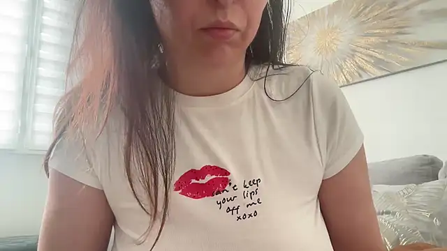 Snapshot of Serena_4you chatting on May 2026 04:13:02 PM Serena 4you online show from May 2026 04:13:02 PM