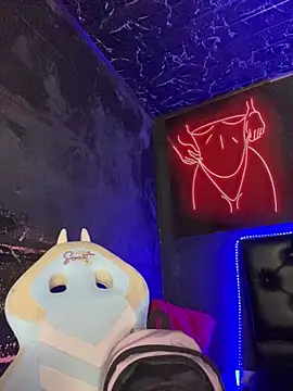 Sophie LS online show from October 2025 02:02:02 PM