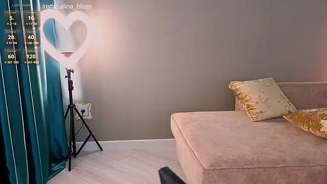 Alinablisskiss online show from February 2025 02:00:01 AM