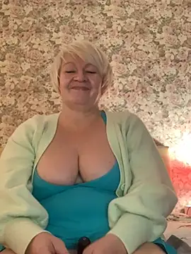 Snapshot of Laura_Millf chatting on January 2025 01:37:02 PM Laura Millf online show from January 2025 01:37:02 PM