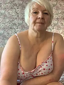 Snapshot of Laura_Millf chatting on January 2025 10:28:02 AM Laura Millf online show from January 2025 10:28:02 AM