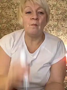 Snapshot of Laura_Millf chatting on January 2025 02:06:01 PM Laura Millf online show from January 2025 02:06:01 PM