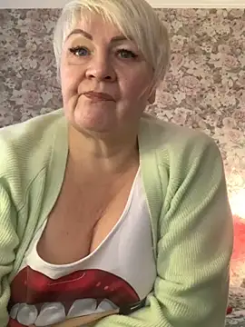 Snapshot of Laura_Millf chatting on February 2025 02:02:01 PM Laura Millf online show from February 2025 02:02:01 PM