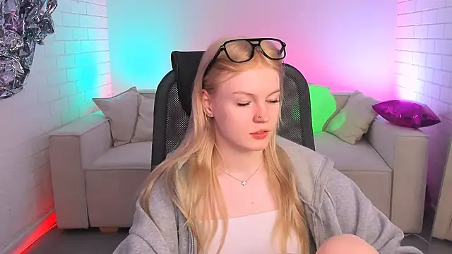 GraceGlamour online show from February 2025 05:14:02 AM