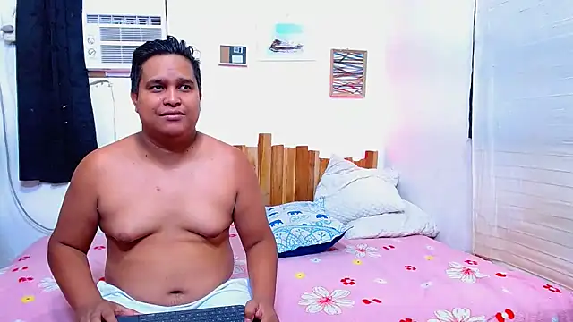lucasandSofi online show from May 2026 11:14:02 PM