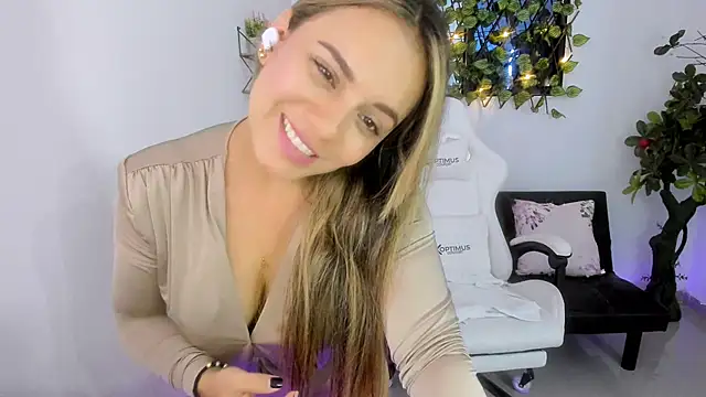 Snapshot of Sara_lopez_28 chatting on January 2025 02:55:01 PM Sara lopez 28 online show from January 2025 02:55:01 PM