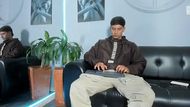 Damian23   online show from February 2025 03:20:01 AM