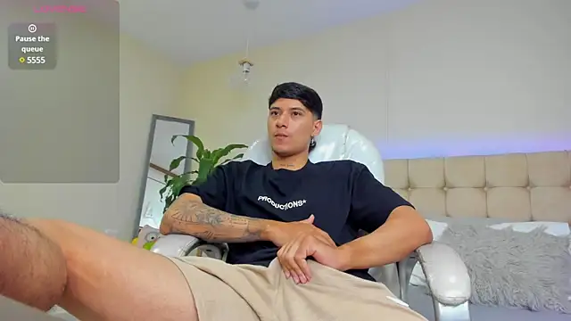 Damian23   online show from February 2025 12:31:01 PM