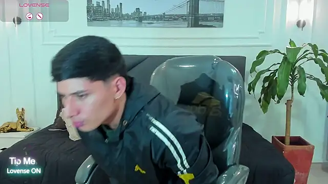 Damian23   online show from November 2025 12:37:02 PM