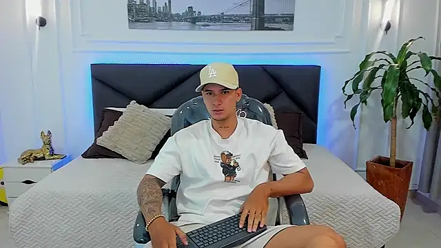 Damian23   online show from December 2025 11:04:01 AM