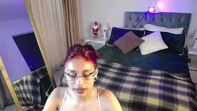 Snapshot of Kat_cute_ chatting on December 2024 12:08:01 AM Kat cute online show from December 2024 12:08:01 AM