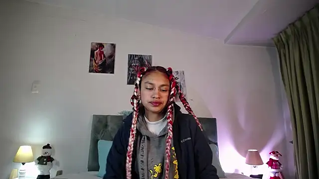 Snapshot of Kat_cute_ chatting on December 2024 08:06:02 AM Kat cute online show from December 2024 08:06:02 AM