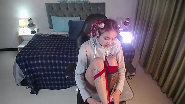 Snapshot of Kat_cute_ chatting on December 2024 03:38:02 AM Kat cute online show from December 2024 03:38:02 AM