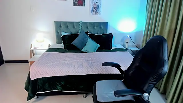 Snapshot of Kat_cute_ chatting on March 2025 08:56:02 AM Kat cute online show from March 2025 08:56:02 AM