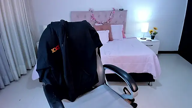 Snapshot of Kat_cute_ chatting on March 2025 10:03:02 AM Kat cute online show from March 2025 10:03:02 AM