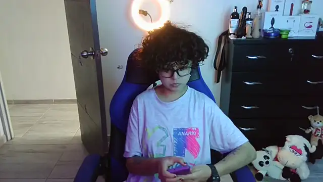 thomascooper7 online show from October 2025 07:24:01 PM