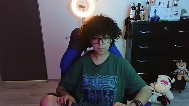 thomascooper7 online show from October 2025 07:23:01 PM