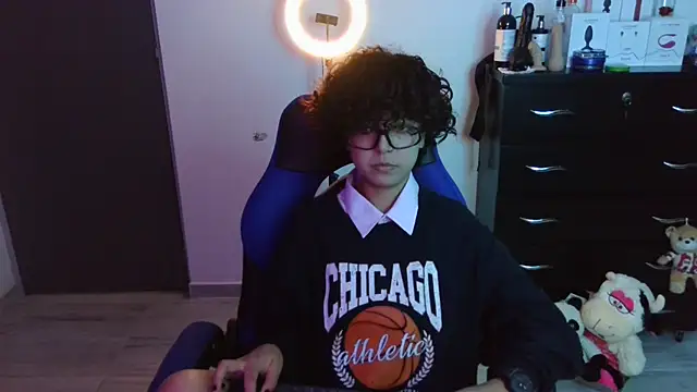 thomascooper7 online show from October 2025 08:05:01 PM