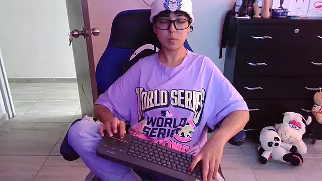 thomascooper7 online show from December 2025 06:59:02 PM