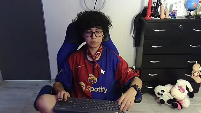 thomascooper7 online show from April 2026 07:20:02 PM