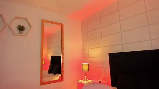 Snapshot of Christine_Laam chatting on November 2025 12:16:02 PM Christine Laam online show from November 2025 12:16:02 PM