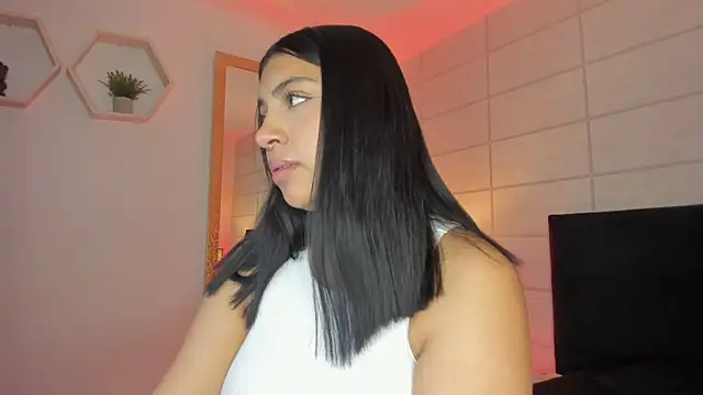 Snapshot of Christine_Laam chatting on November 2025 12:09:02 PM Christine Laam online show from November 2025 12:09:02 PM