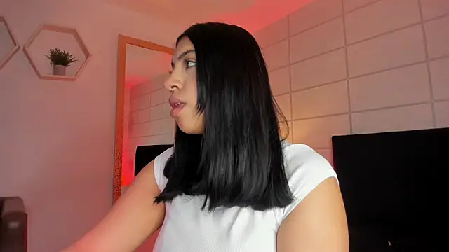 Snapshot of Christine_Laam chatting on November 2025 11:54:02 AM Christine Laam online show from November 2025 11:54:02 AM