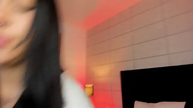 Snapshot of Christine_Laam chatting on December 2025 12:10:01 PM Christine Laam online show from December 2025 12:10:01 PM