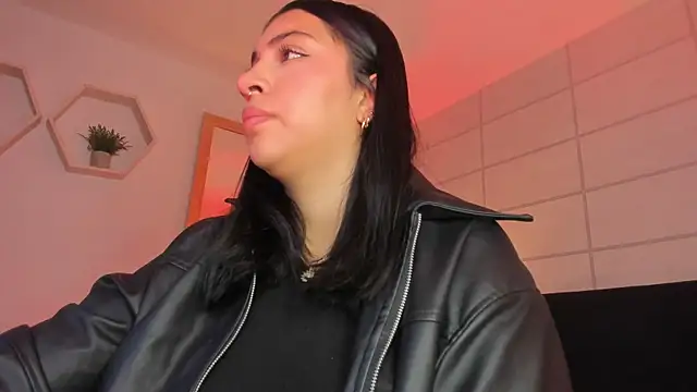 Snapshot of Christine_Laam chatting on December 2025 12:21:02 PM Christine Laam online show from December 2025 12:21:02 PM