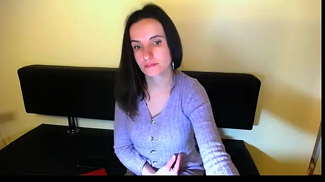 LaimaV  online show from December 2024 04:50:01 PM