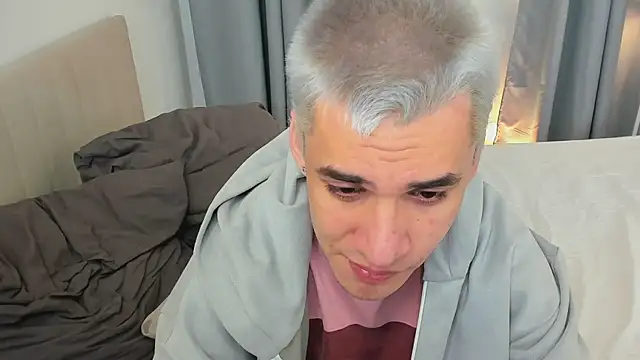Andrew Clar online show from April 2026 04:54:01 AM