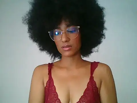 Snapshot of violettamartins chatting on April 2026 09:26:02 PM violettamartins online show from April 2026 09:26:02 PM