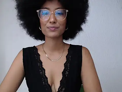 Snapshot of violettamartins chatting on April 2026 07:36:02 PM violettamartins online show from April 2026 07:36:02 PM