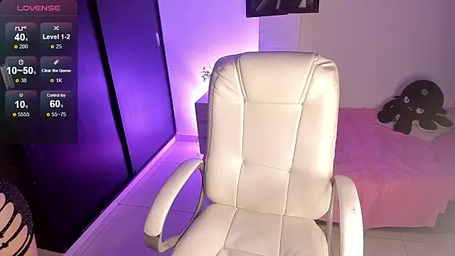 Snapshot of ALANAH_KITTY chatting on December 2024 10:55:02 PM ALANAH KITTY online show from December 2024 10:55:02 PM