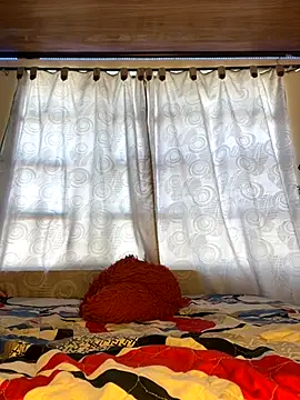 Snapshot of ALANAH_KITTY chatting on October 2025 08:33:01 PM ALANAH KITTY online show from October 2025 08:33:01 PM