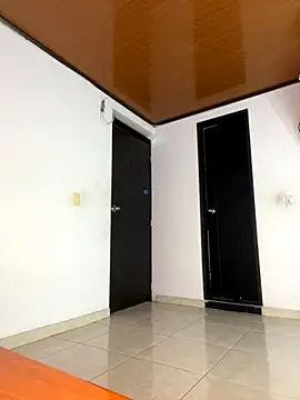 Snapshot of ALANAH_KITTY chatting on October 2025 07:58:01 PM ALANAH KITTY online show from October 2025 07:58:01 PM