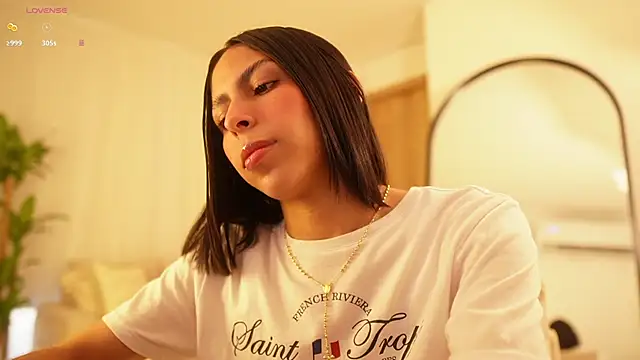 Snapshot of veronica_mendez1 chatting on January 2025 11:48:01 AM veronica mendez1 online show from January 2025 11:48:01 AM