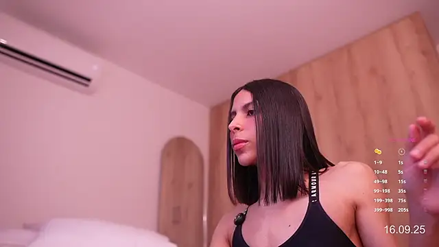 Snapshot of veronica_mendez1 chatting on September 2025 12:39:01 PM veronica mendez1 online show from September 2025 12:39:01 PM