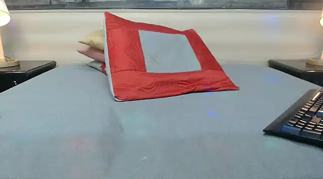 nahomibecker online show from January 2025 12:04:02 PM