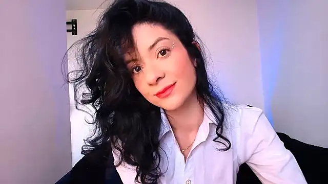 Snapshot of miabeautyxx chatting on February 2026 01:49:01 PM miabeautyxx online show from February 2026 01:49:01 PM