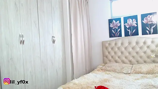 lily f00x online show from November 2025 12:38:01 PM