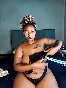 Snapshot of ThickPearlx23 chatting on April 2026 07:01:01 AM ThickPearlx23 online show from April 2026 07:01:01 AM