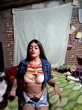 yovana13 online show from December 2025 11:31:02 PM