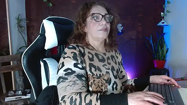 PervertedMature online show from November 2025 03:42:02 AM