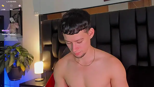 JadeSmiith  online show from October 2025 10:53:02 PM