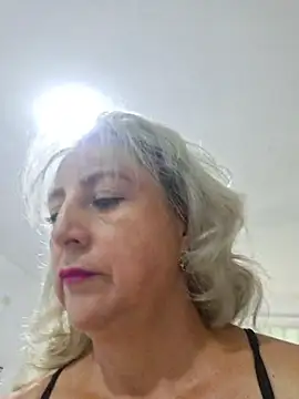 Snapshot of almaluna7 chatting on June 2026 11:25:01 PM almaluna7 online show from June 2026 11:25:01 PM