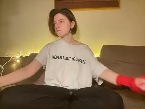 Snapshot of Take_Me_Awayy chatting on December 2024 01:00:01 PM Take Me Awayy online show from December 2024 01:00:01 PM