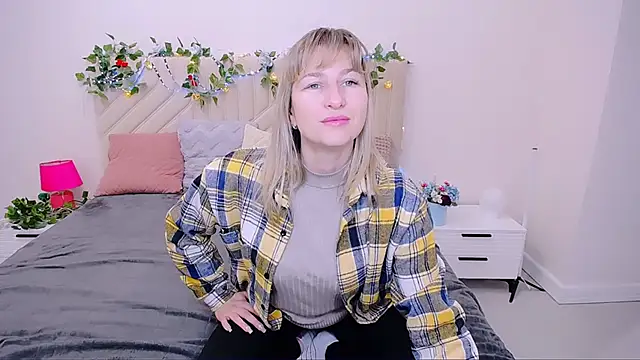 Snapshot of Incredible_Ariela chatting on October 2025 10:33:02 AM Incredible Ariela online show from October 2025 10:33:02 AM