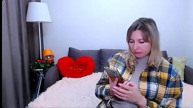 Snapshot of Incredible_Ariela chatting on October 2025 08:16:02 AM Incredible Ariela online show from October 2025 08:16:02 AM