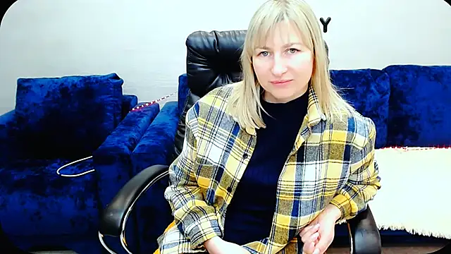 Snapshot of Incredible_Ariela chatting on October 2025 01:23:04 PM Incredible Ariela online show from October 2025 01:23:04 PM